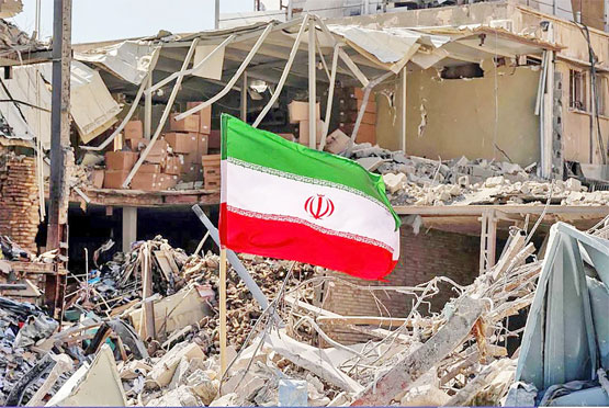 আবার ইরানের সেতু ও বিদ্যুৎকেন্দ্রে হামলার হুমকি ট্রাম্পের