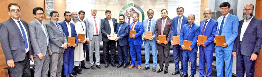 Al-Arafah Islami Bank honors officials 