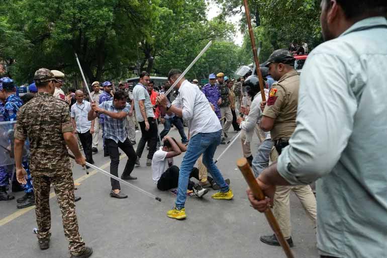 Police begin clearing 'cockroach' party protest site in India