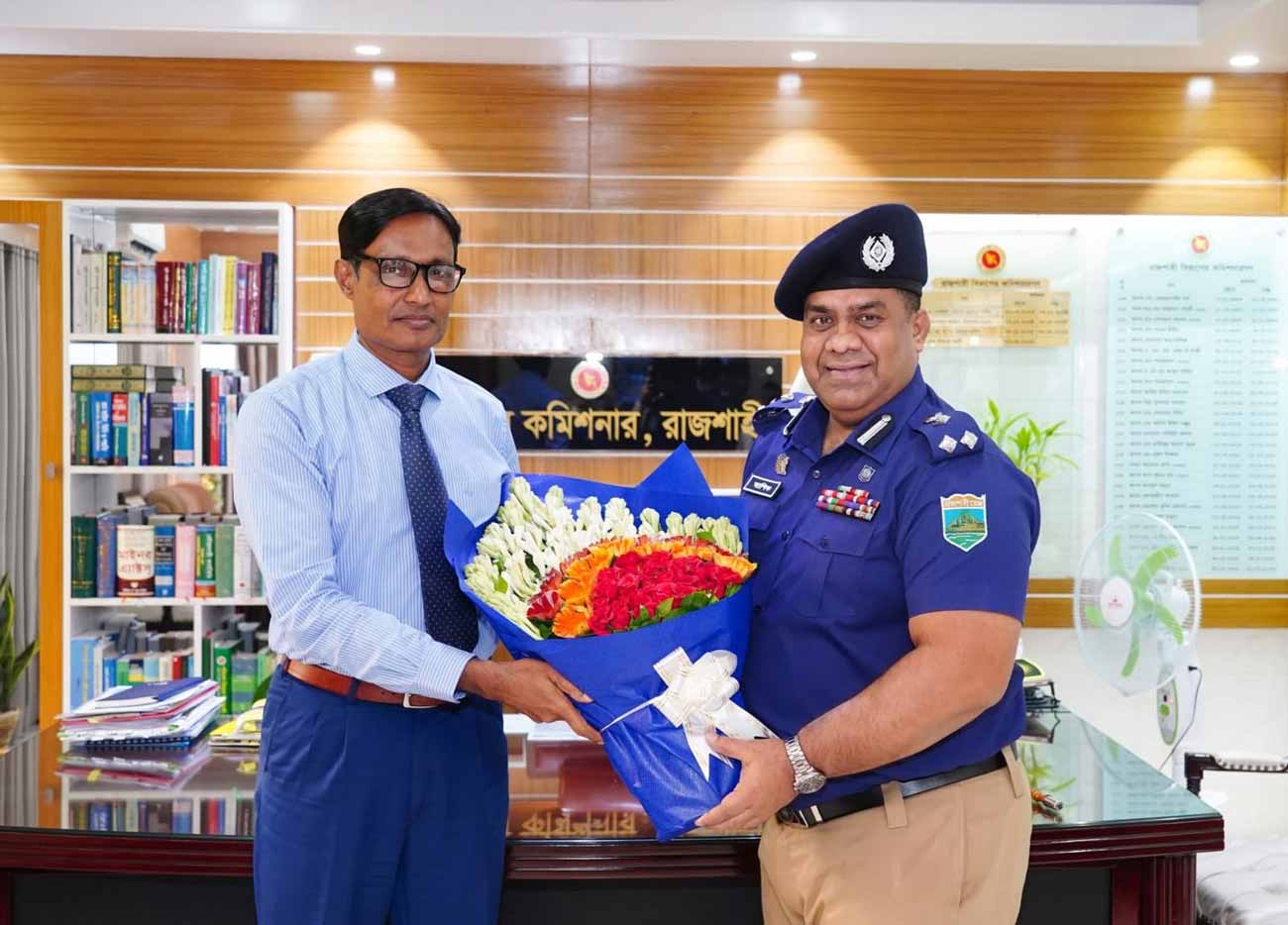 Rajshahi Range DIG meets newly appointed divisional commissioner