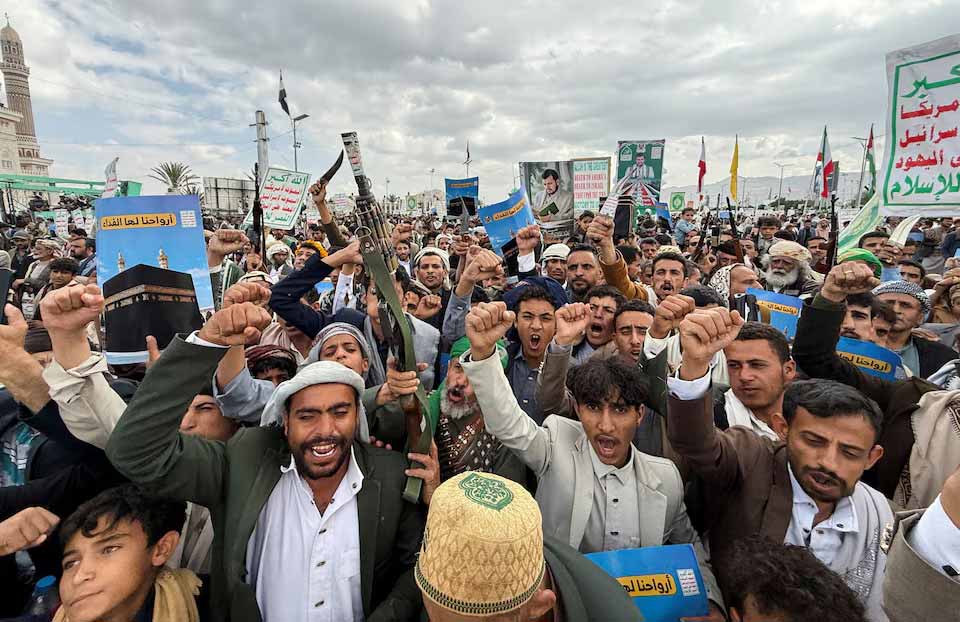 Saudis plan assault on Houthis